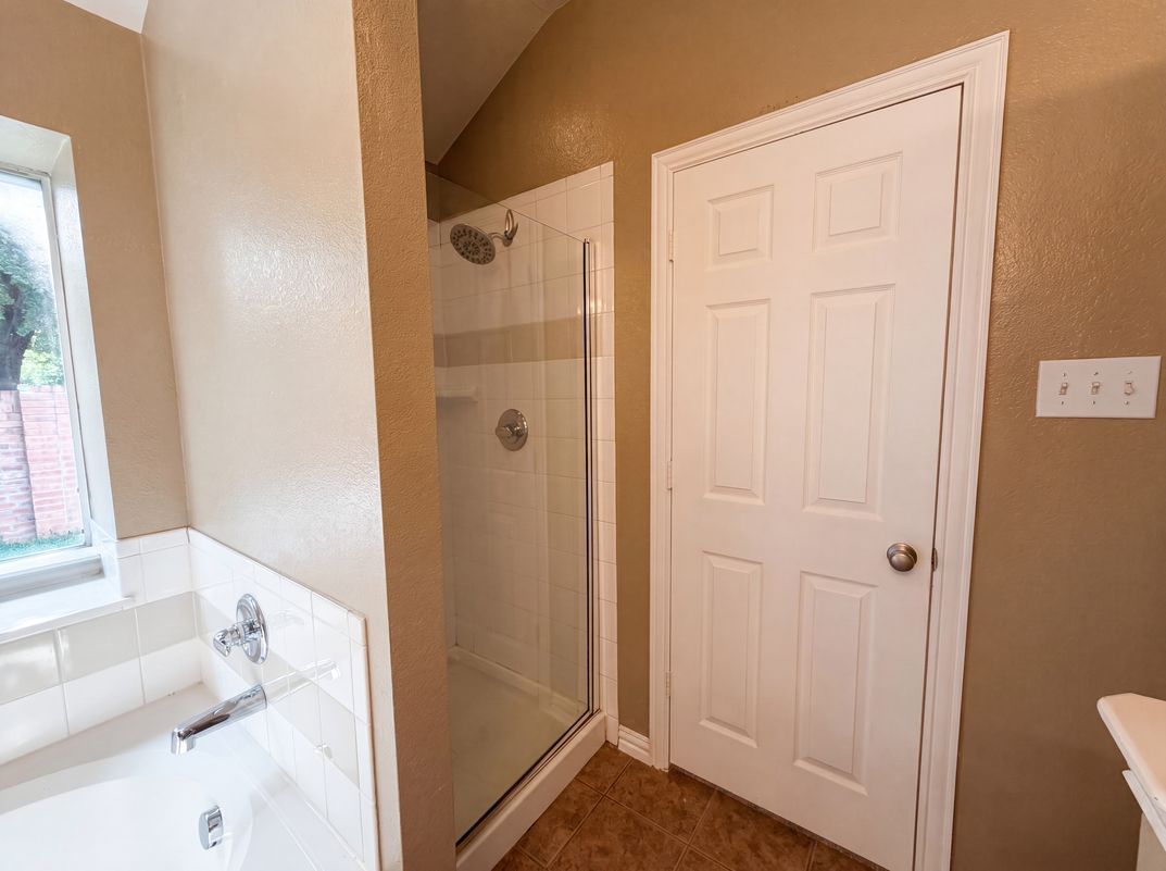 Photo 8 of 16 of 5400 Shepherd Pl, Flower Mound, TX