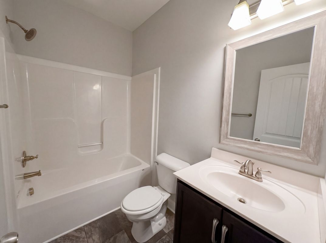 Photo 17 of 22 of 432 Leslie Wood Dr, Clarksville, TN