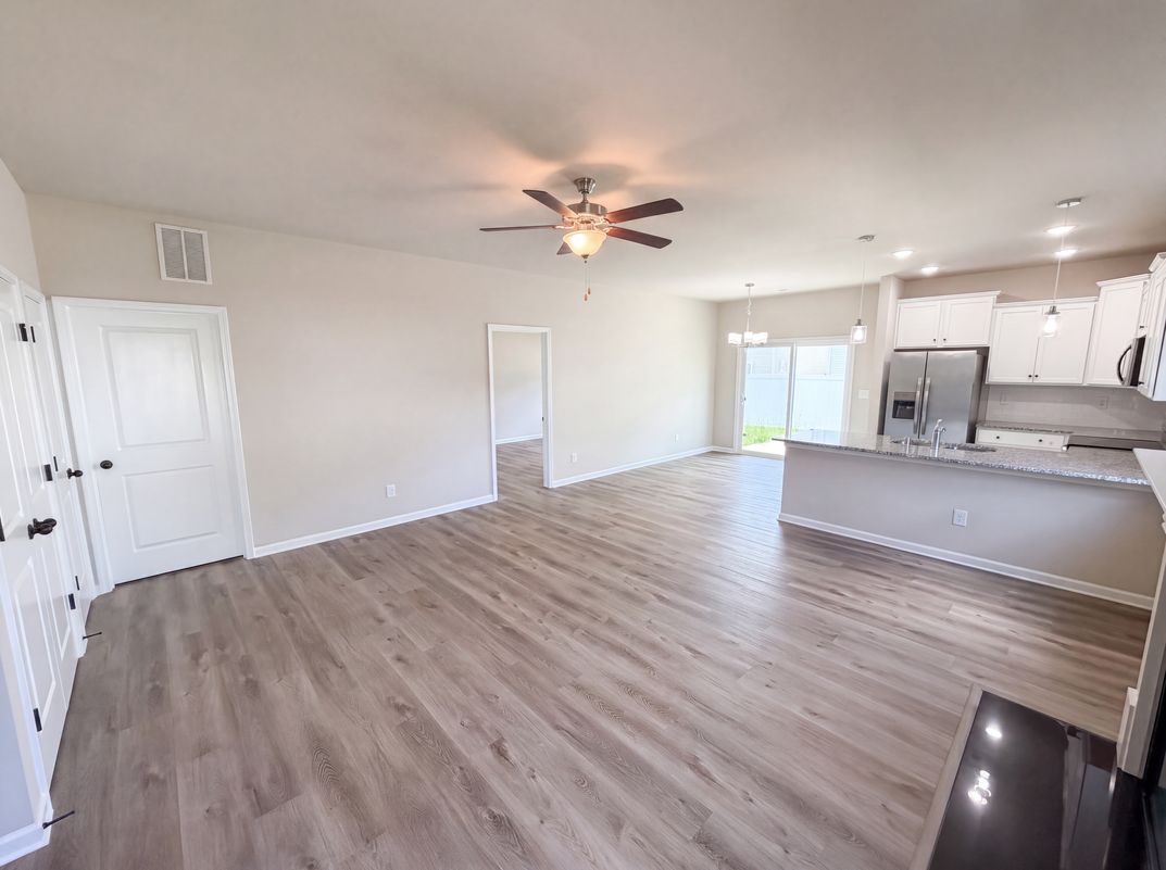Photo 7 of 25 of 4104 Stoneygreen Ln, Charlotte, NC