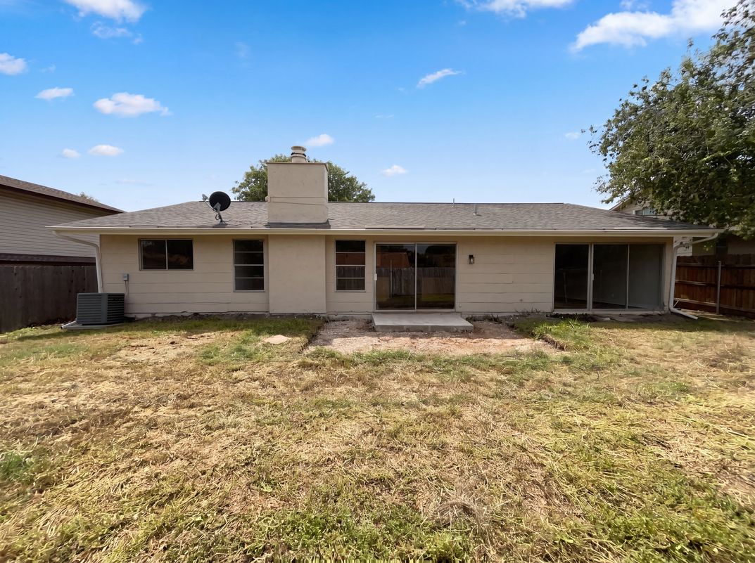 Photo 5 of 19 of 1154 S Ellison Dr, San Antonio, TX
