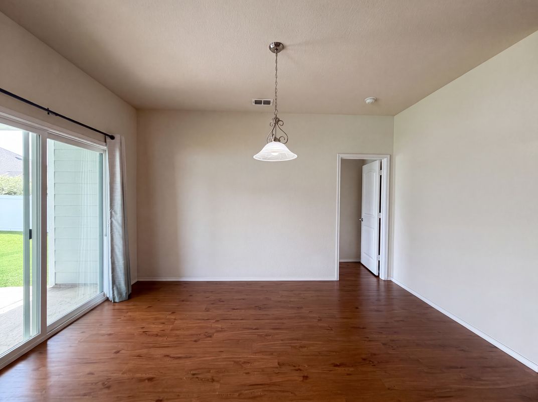 Photo 8 of 26 of 9165 Blackstone Dr, Providence Village, TX