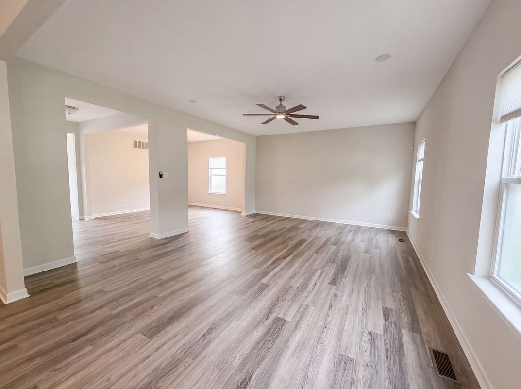Photo 7 of 28 of 5945 Hawkins Ridge Ct, Saint Louis, MO