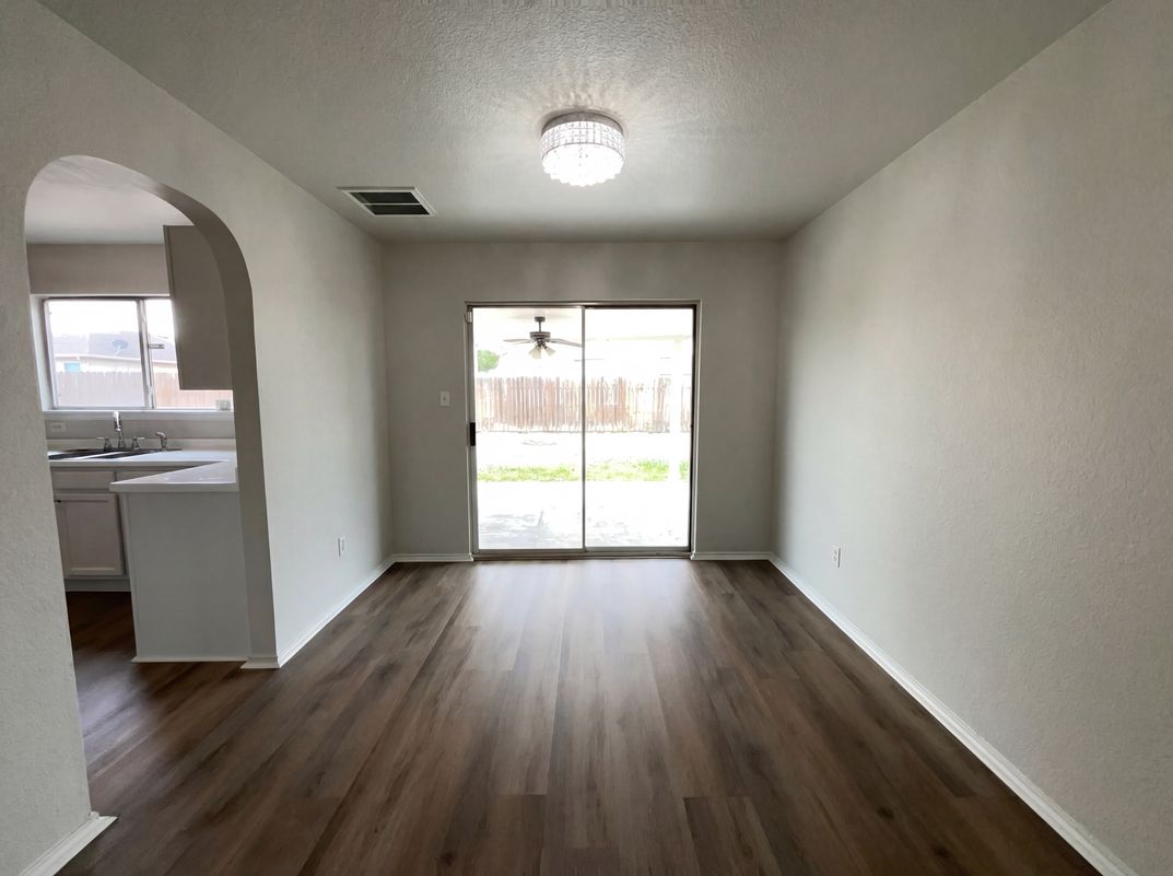 Photo 6 of 18 of 8807 Mesa Vis, San Antonio, TX