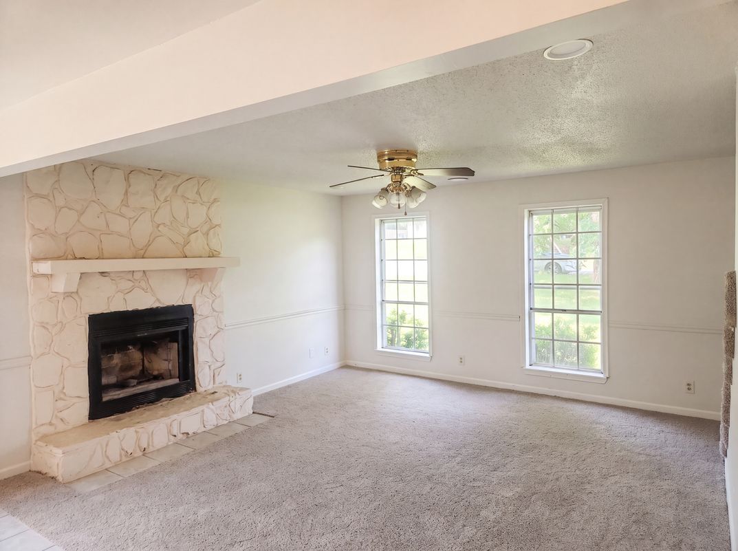 Photo 3 of 58 of 4334 Morningside Dr, Helena, AL