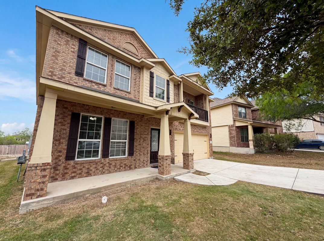 Photo 8 of 21 of 8910 Olmstead Park, Converse, TX
