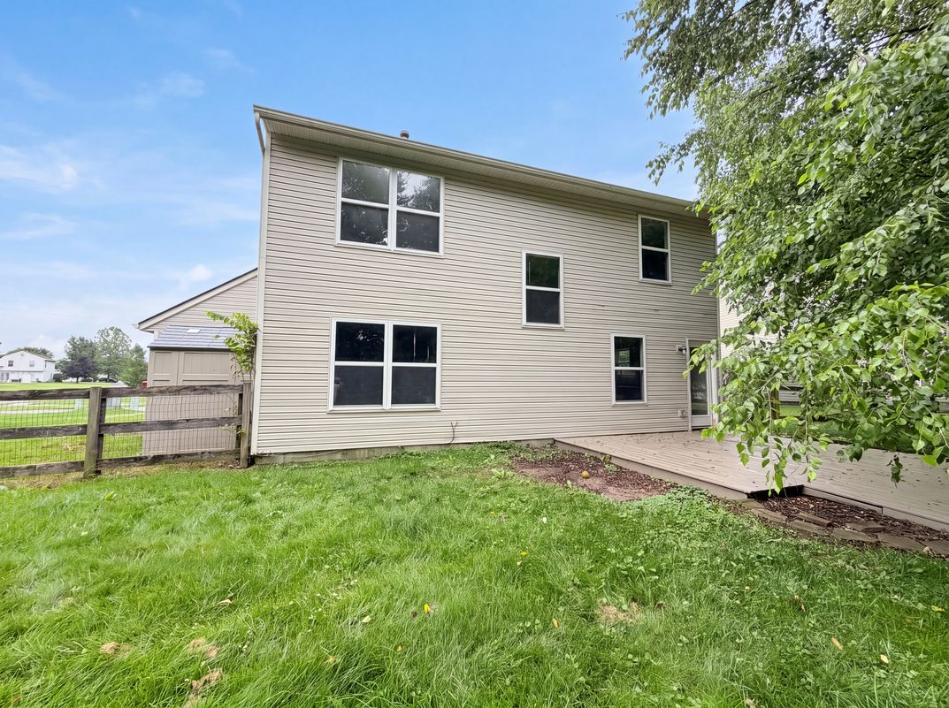Photo 5 of 27 of 4213 Mallard Dr, Batavia, OH