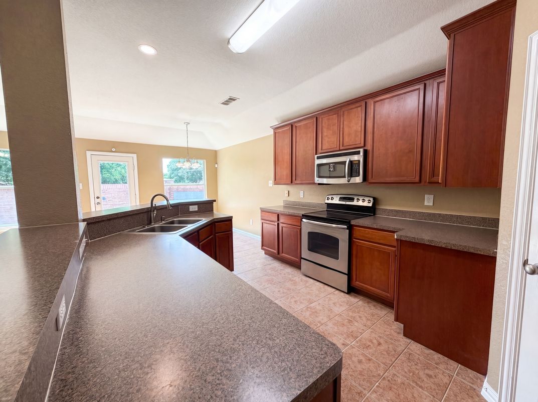 Photo 2 of 16 of 5400 Shepherd Pl, Flower Mound, TX