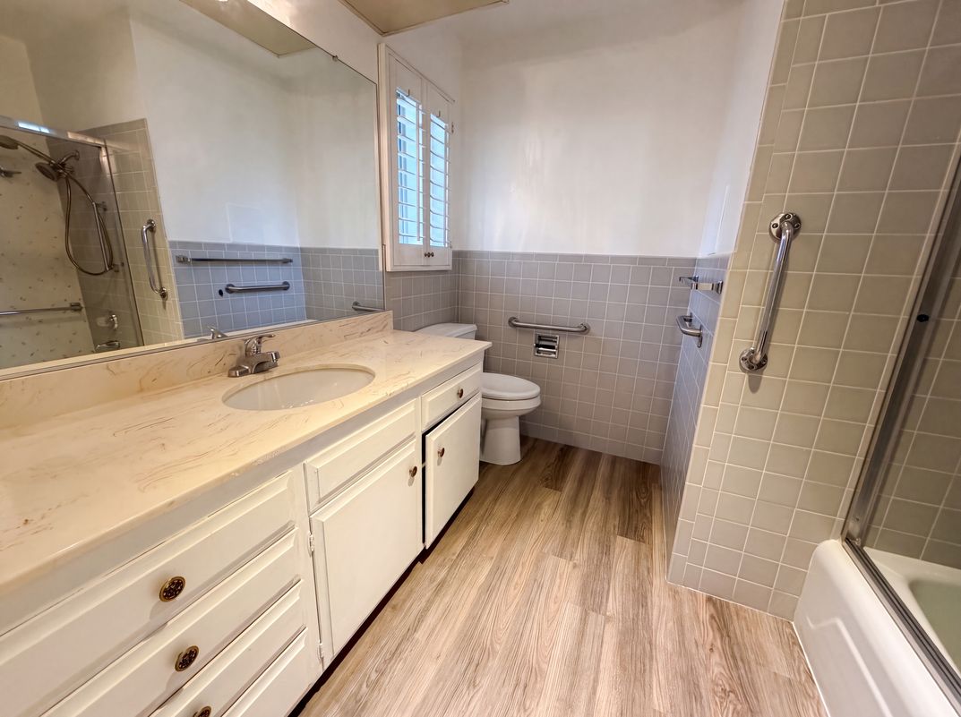 Photo 17 of 22 of 601 Palomar Dr, Hemet, CA