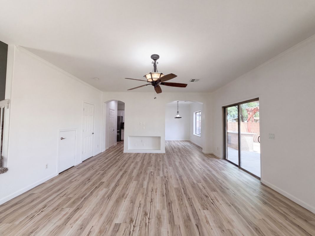 Photo 3 of 31 of 5641 S 10th Dr, Phoenix, AZ