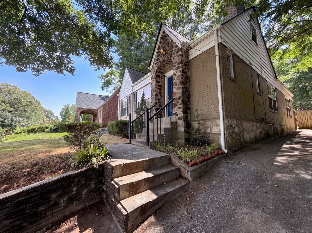 Photo 19 of 21 of 1773 Sylvan Rd SW, Atlanta, GA