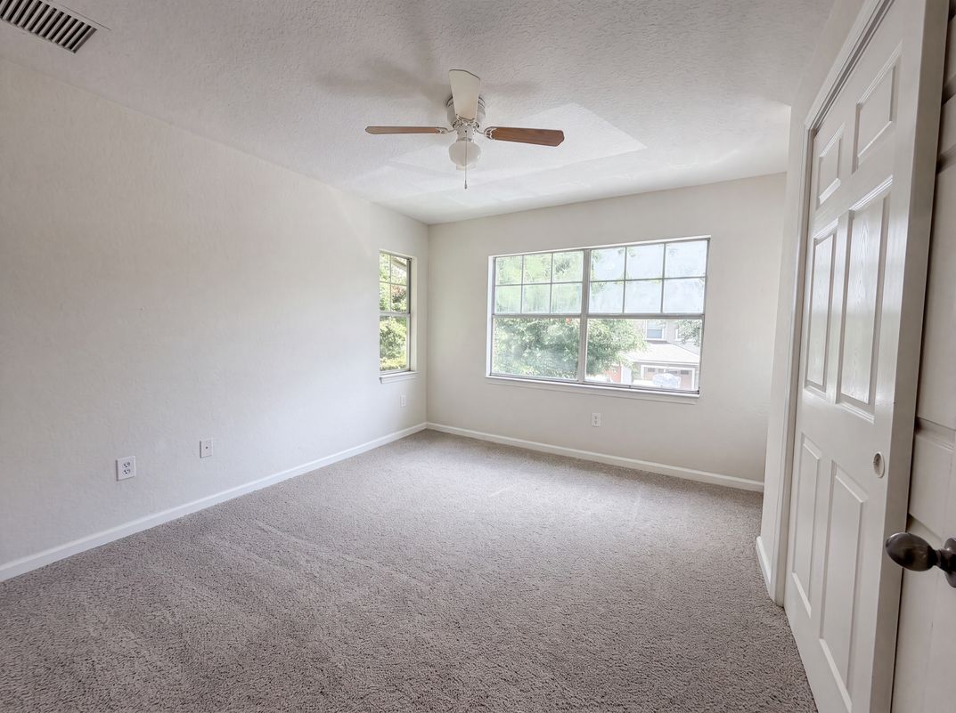 Photo 10 of 22 of 8550 Argyle Business Loop, Jacksonville, FL
