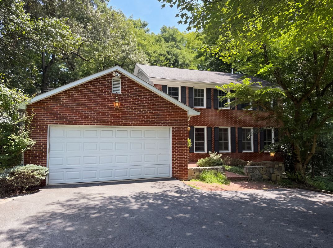 Photo 47 of 66 of 4819 Powell Rd, Fairfax, VA