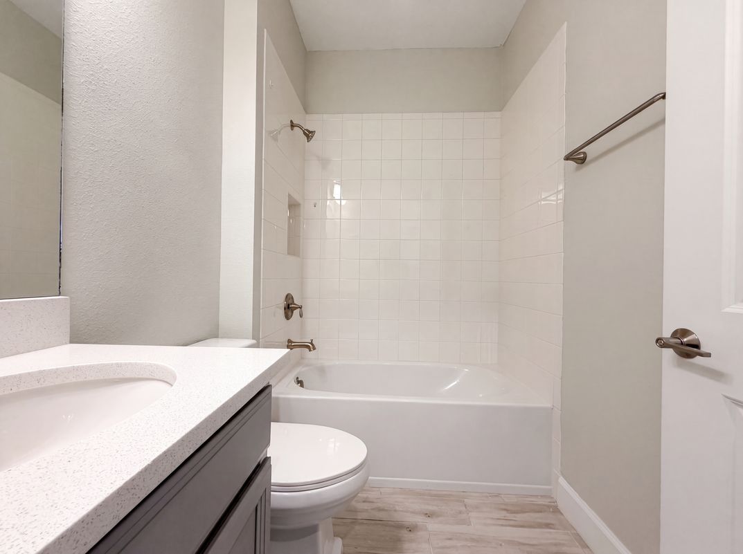 Photo 13 of 31 of 4516 Crestpoint Way, Palmetto, FL
