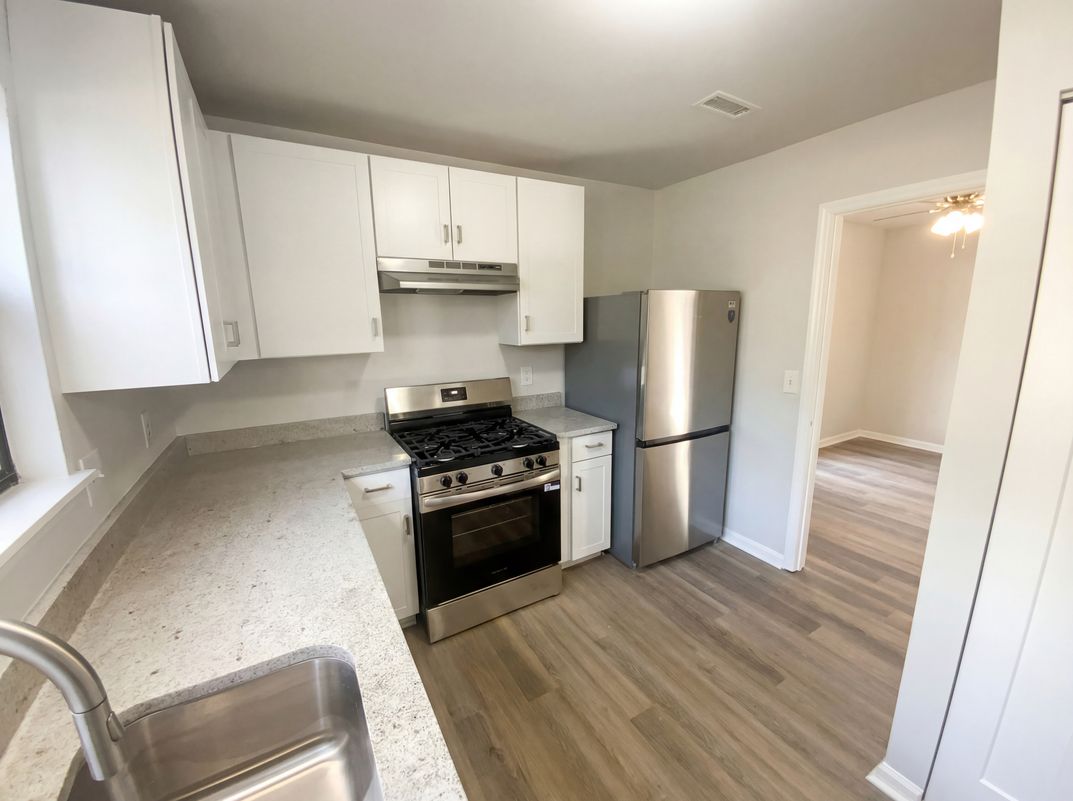 Photo 8 of 21 of 6312 Old Hickory Ct, Charlotte, NC