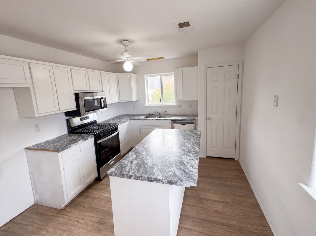 Photo 2 of 23 of 803 Magnolia St, Alamogordo, NM