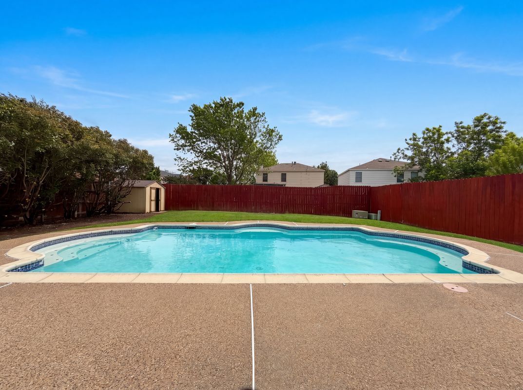 Photo 17 of 19 of 7001 Edmundson Dr, Arlington, TX