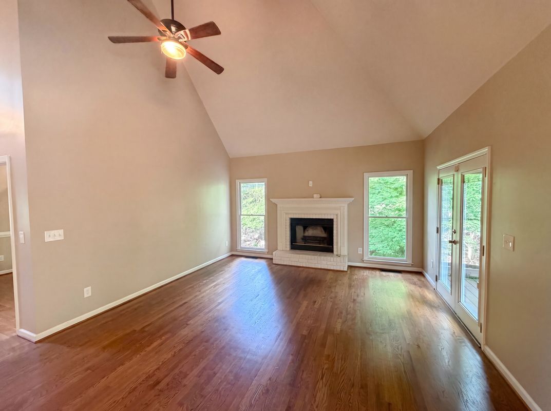 Photo 3 of 34 of 2299 Camden Dr SW, Marietta, GA