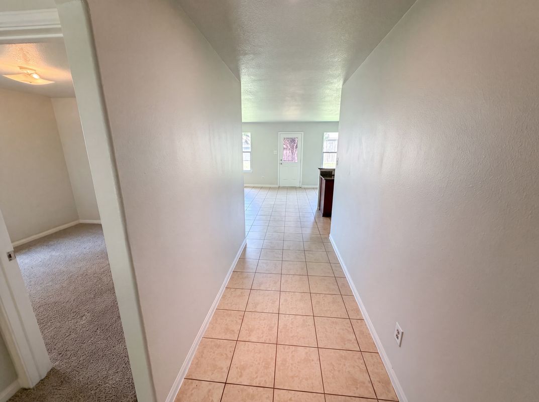 Photo 16 of 19 of 907 Amaryllis Rd, Baytown, TX