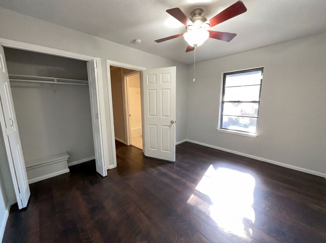 Photo 15 of 21 of 5423 Timberhurst, San Antonio, TX