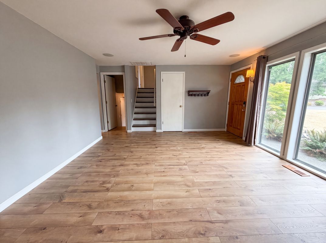 Photo 8 of 22 of 11530 SW Tigard Dr, Portland, OR