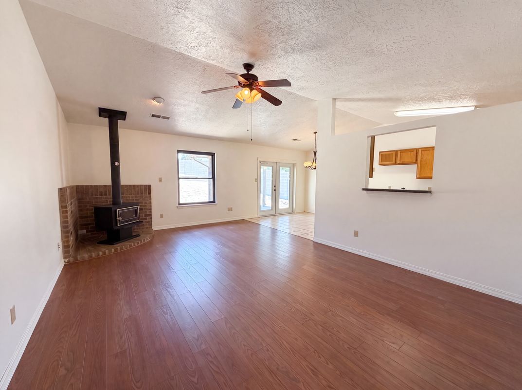 Photo 3 of 20 of 4417 Spanish Broom Ct NW, Albuquerque, NM