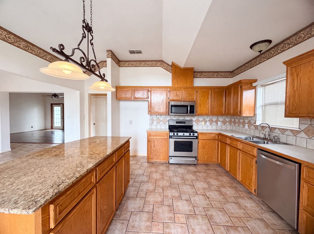 Photo 8 of 25 of 14925 Beal Dr, Corpus Christi, TX