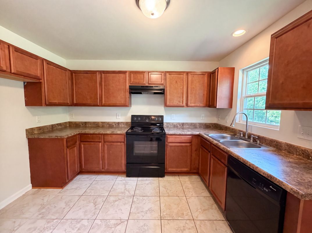 Photo 8 of 24 of 4655 Chapel Ridge Dr, Greensboro, NC