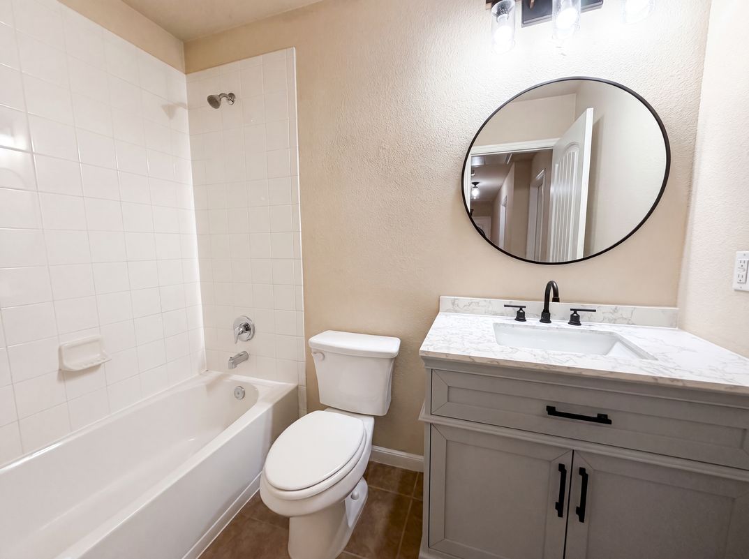 Photo 14 of 17 of 1404 Claire Ln, Royse City, TX