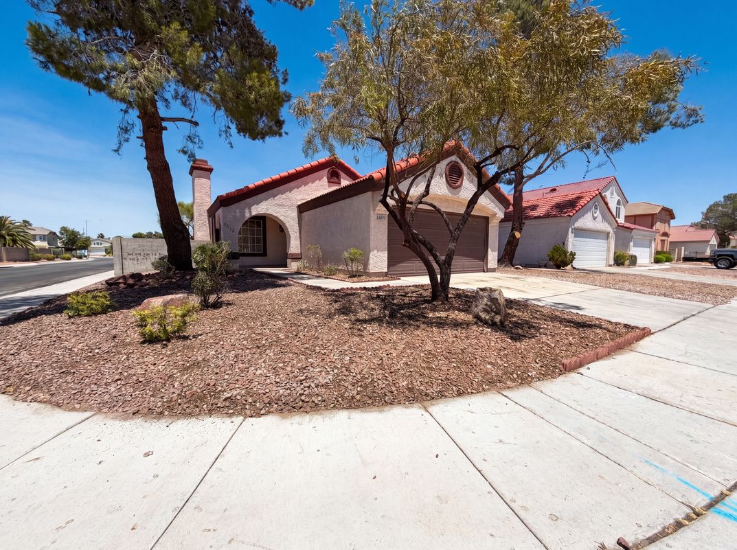 Photo 15 of 18 of 6212 Warm River Rd, Las Vegas, NV