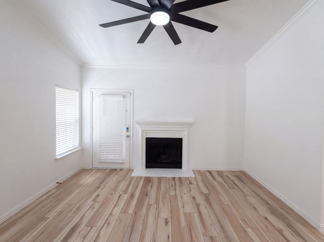 Photo 8 of 19 of 2601 Preston Rd, Plano, TX