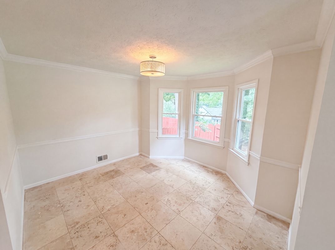Photo 6 of 23 of 215 Arbour Run, Suwanee, GA