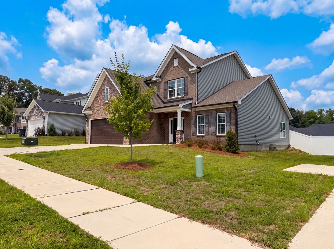 Photo 31 of 37 of 7463 Buckview Ct, Kernersville, NC