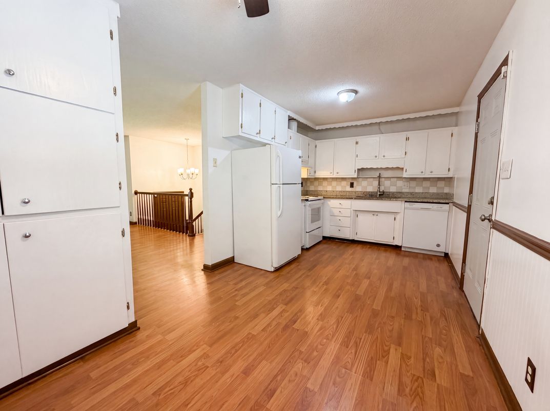 Photo 2 of 24 of 3108 Cobblestone Dr, Birmingham, AL
