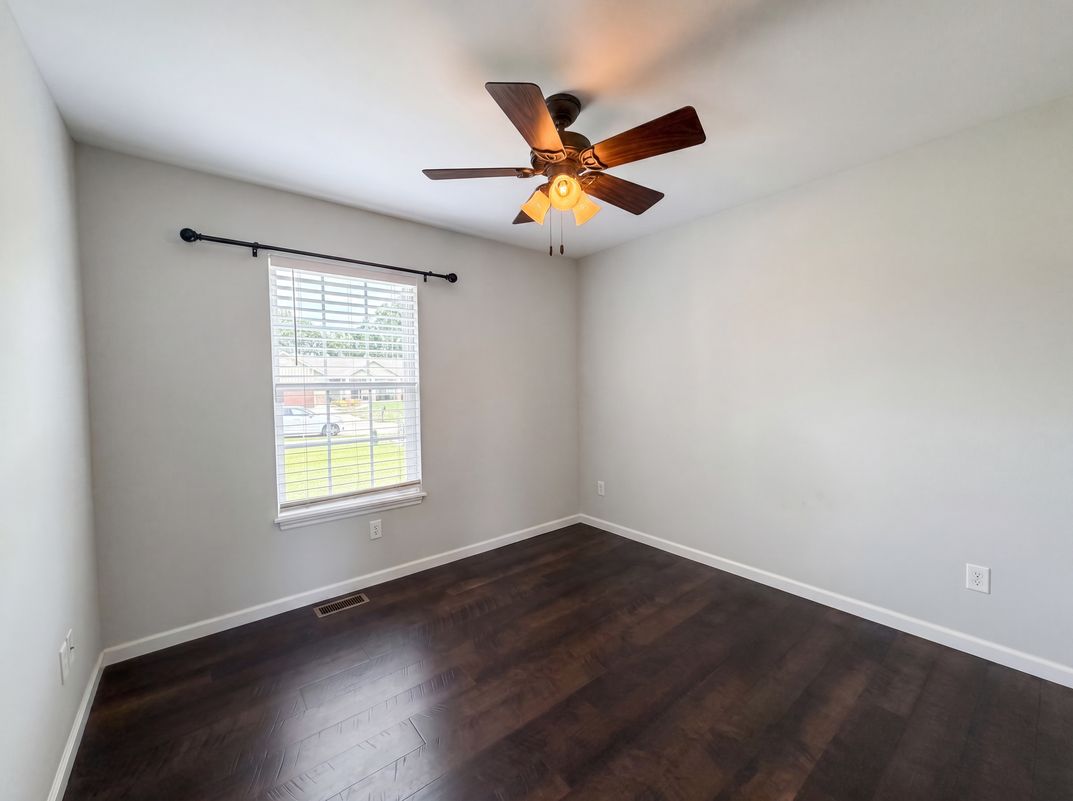 Photo 10 of 28 of 139 Palace Way Dr, Troy, MO