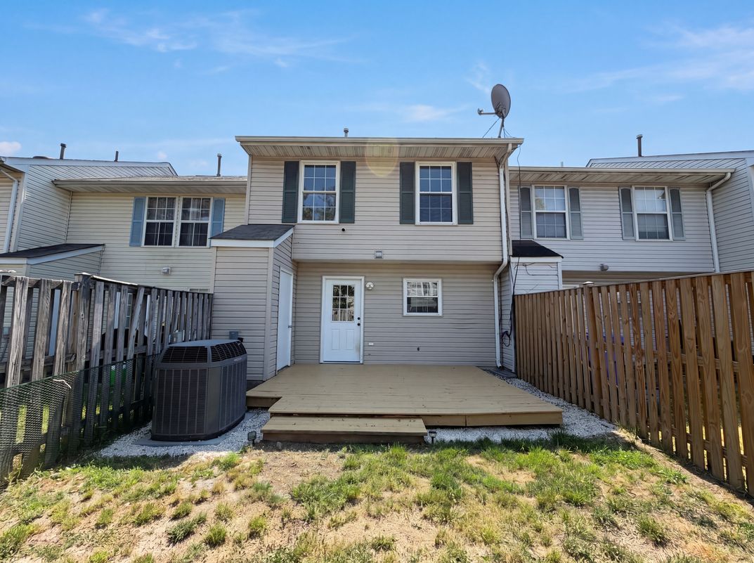 Photo 5 of 41 of 5812 Springfish Pl, Waldorf, MD