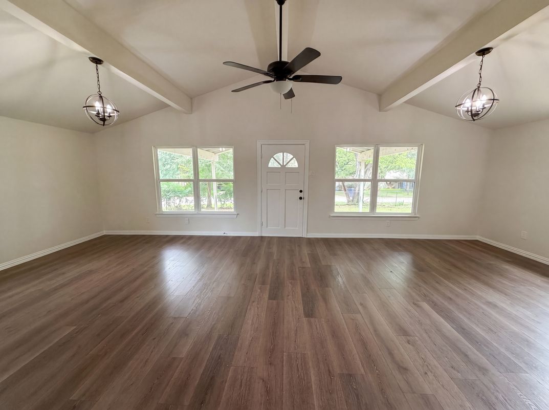 Photo 3 of 16 of 123 Merry Way, Gun Barrel City, TX