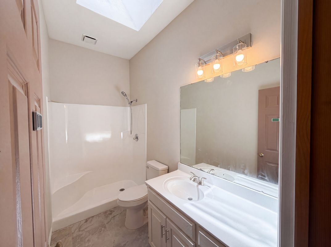 Photo 16 of 29 of 8400 Chestnut Oak Ct, Harrisburg, NC