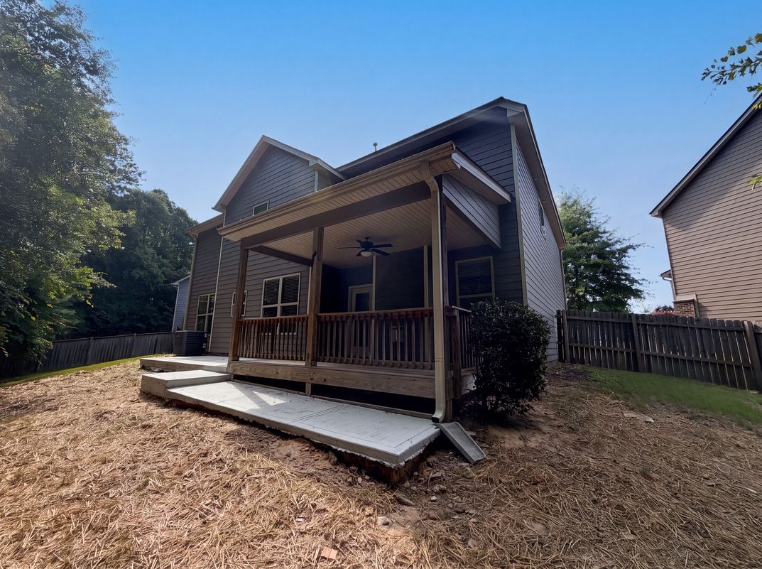 Photo 5 of 22 of 2321 Willow Shade Ln, Loganville, GA