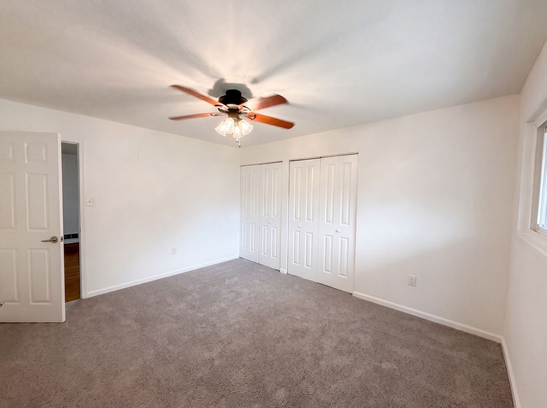 Photo 17 of 32 of 13512 Fitzhugh Ln, Woodbridge, VA