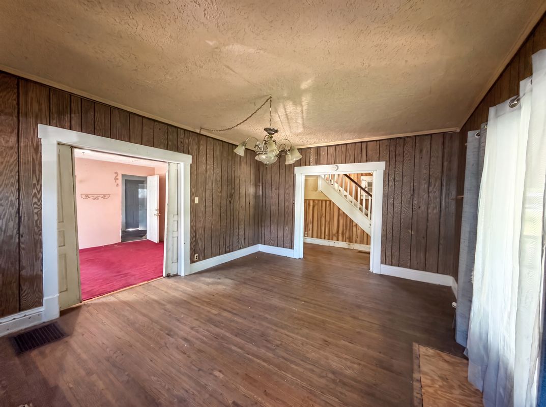 Photo 6 of 27 of 2670 Fern Ave, Columbus, OH