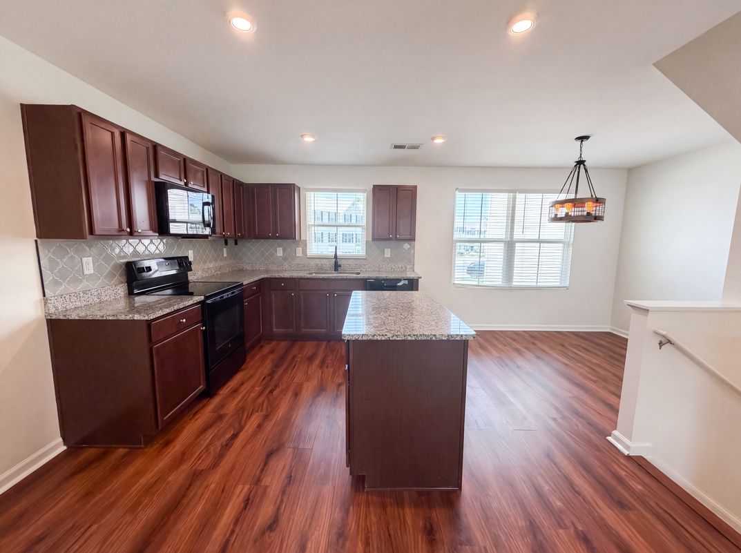Photo 2 of 17 of 923 Taybyn Rd, Fort Mill, SC