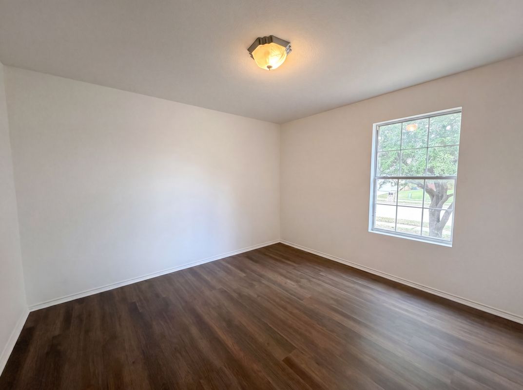Photo 10 of 17 of 1120 Beaverwood Ln, Crowley, TX