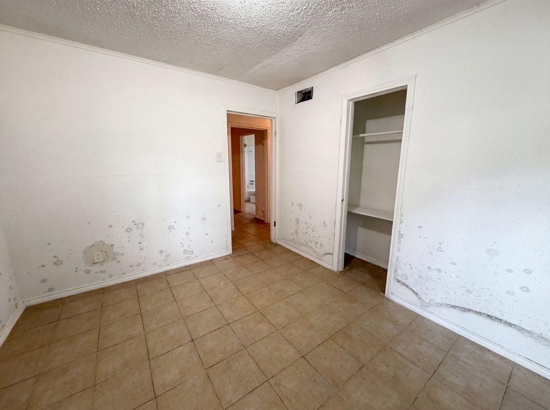 Photo 12 of 16 of 2210 Ben Hur St, Dallas, TX