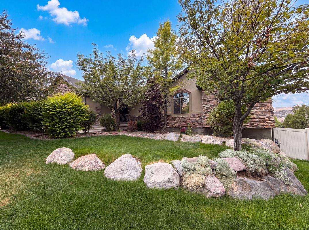 Property photo 1 of 14496 S Fox Creek Dr