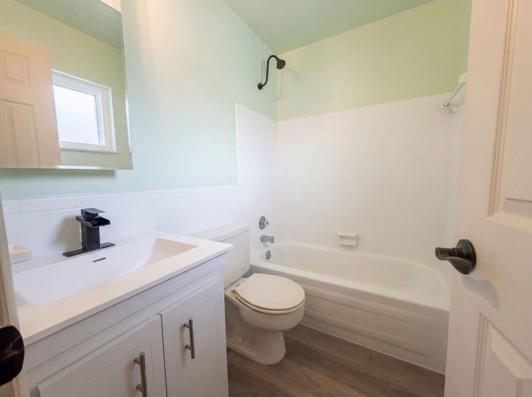 Photo 14 of 21 of 9605 NW 81st St, Tamarac, FL