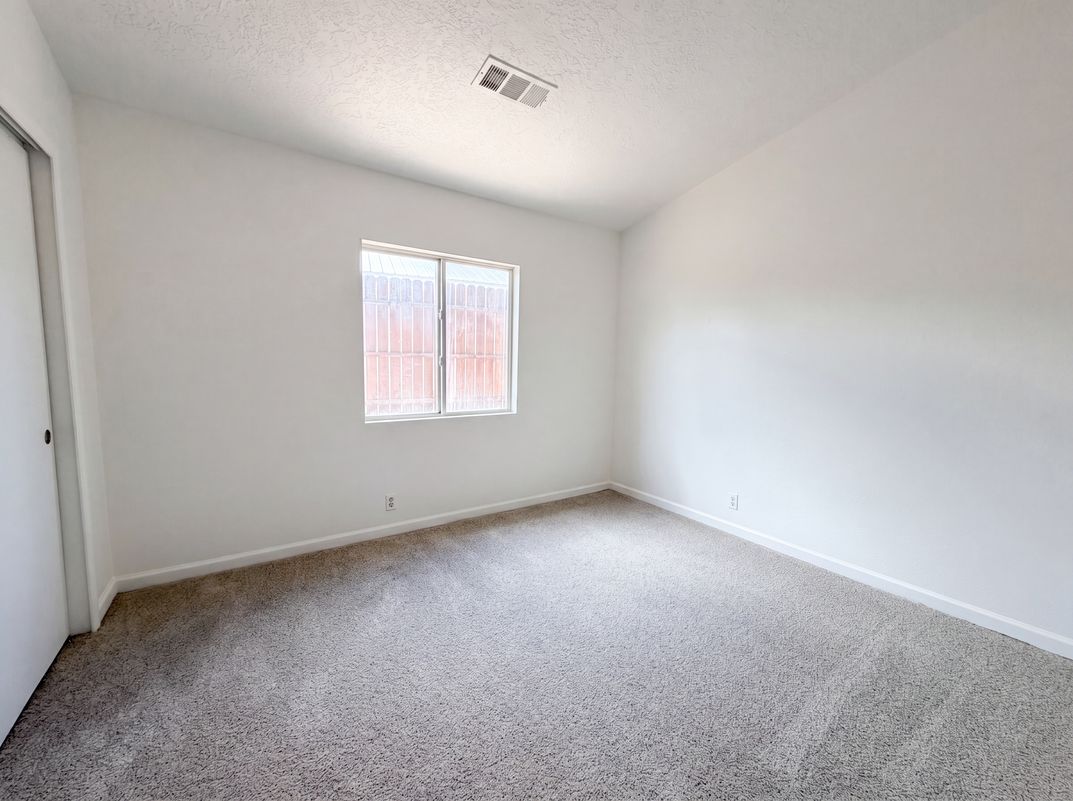 Photo 10 of 17 of 6948 Angela Dr NE, Rio Rancho, NM