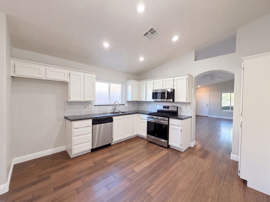 Photo 14 of 39 of 8032 Tailwind Ave, Las Vegas, NV