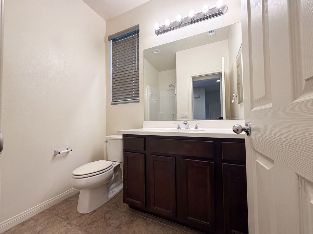 Photo 16 of 24 of 1182 Woodbury Ln, Mentone, CA