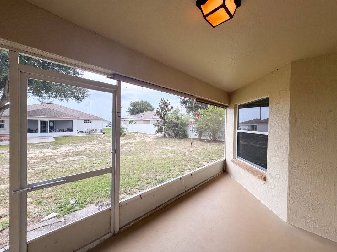 Photo 17 of 19 of 1038 Highland Crest Cir, Lake Wales, FL