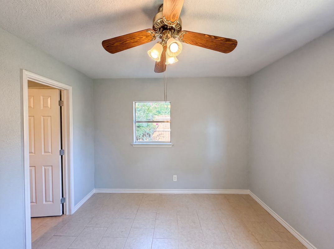 Photo 12 of 19 of 502 Jennings St, Nocona, TX